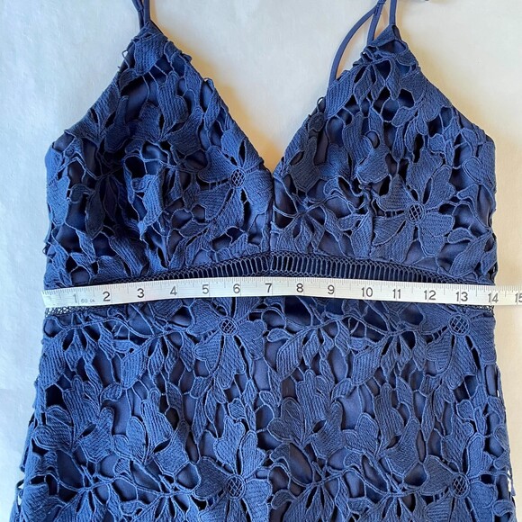 ASTR The Label Floral Lace Skinny Strap Knee Length Sheath Dress in Navy Size M - Picture 11 of 11